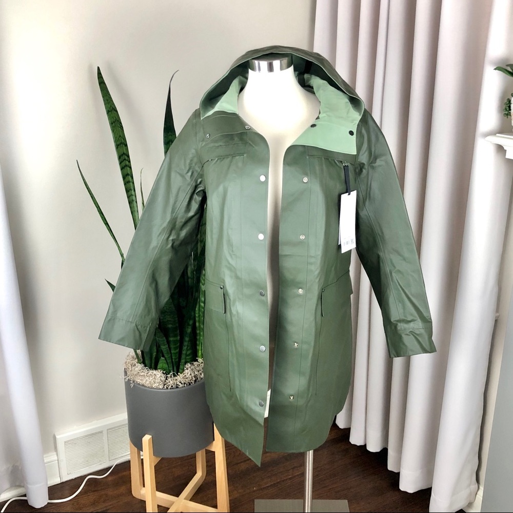 Lululemon Into The Drizzle Rain Jacket Green NWT - Picture 2 of 7